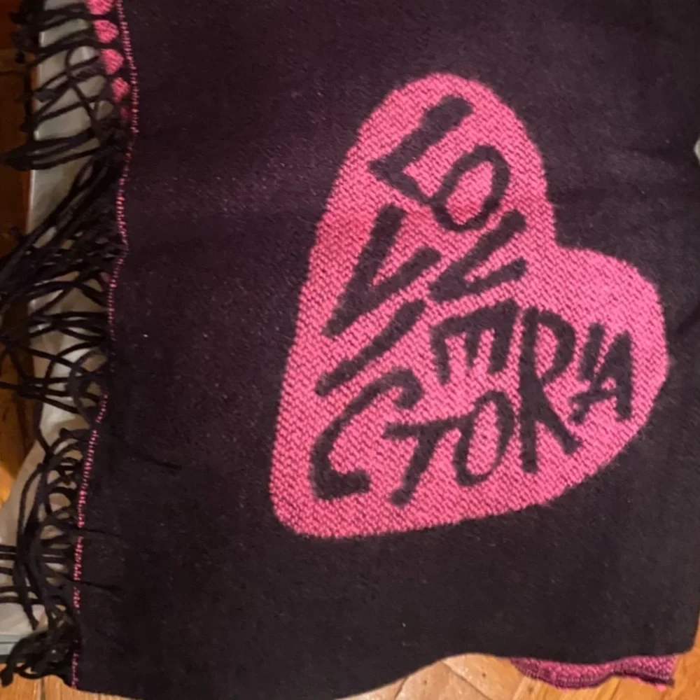 Victoria's Secret Black  Pink Heart Design throw